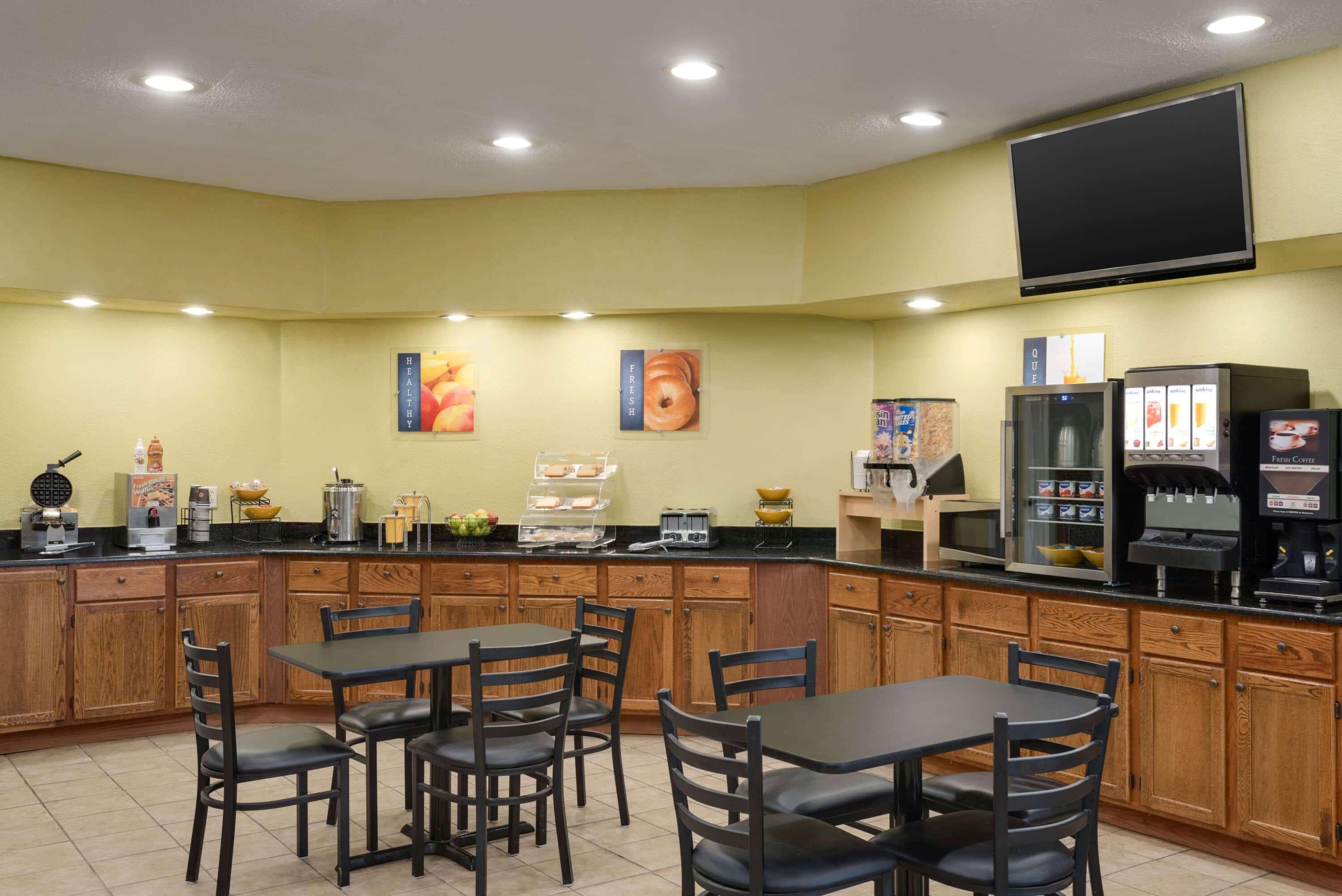 Days Inn By Wyndham Whitmore Lake Buitenkant foto