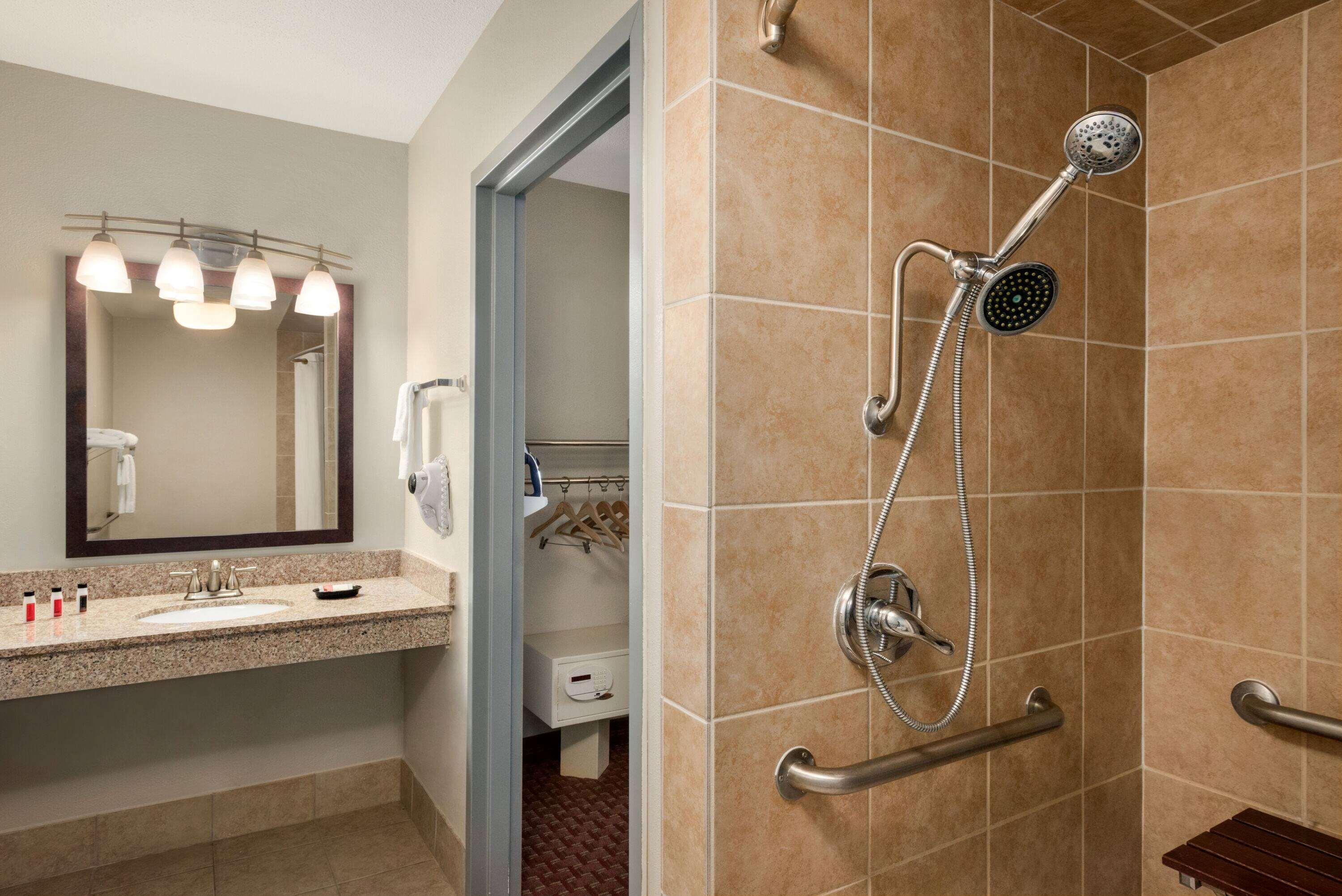 Days Inn By Wyndham Whitmore Lake Buitenkant foto