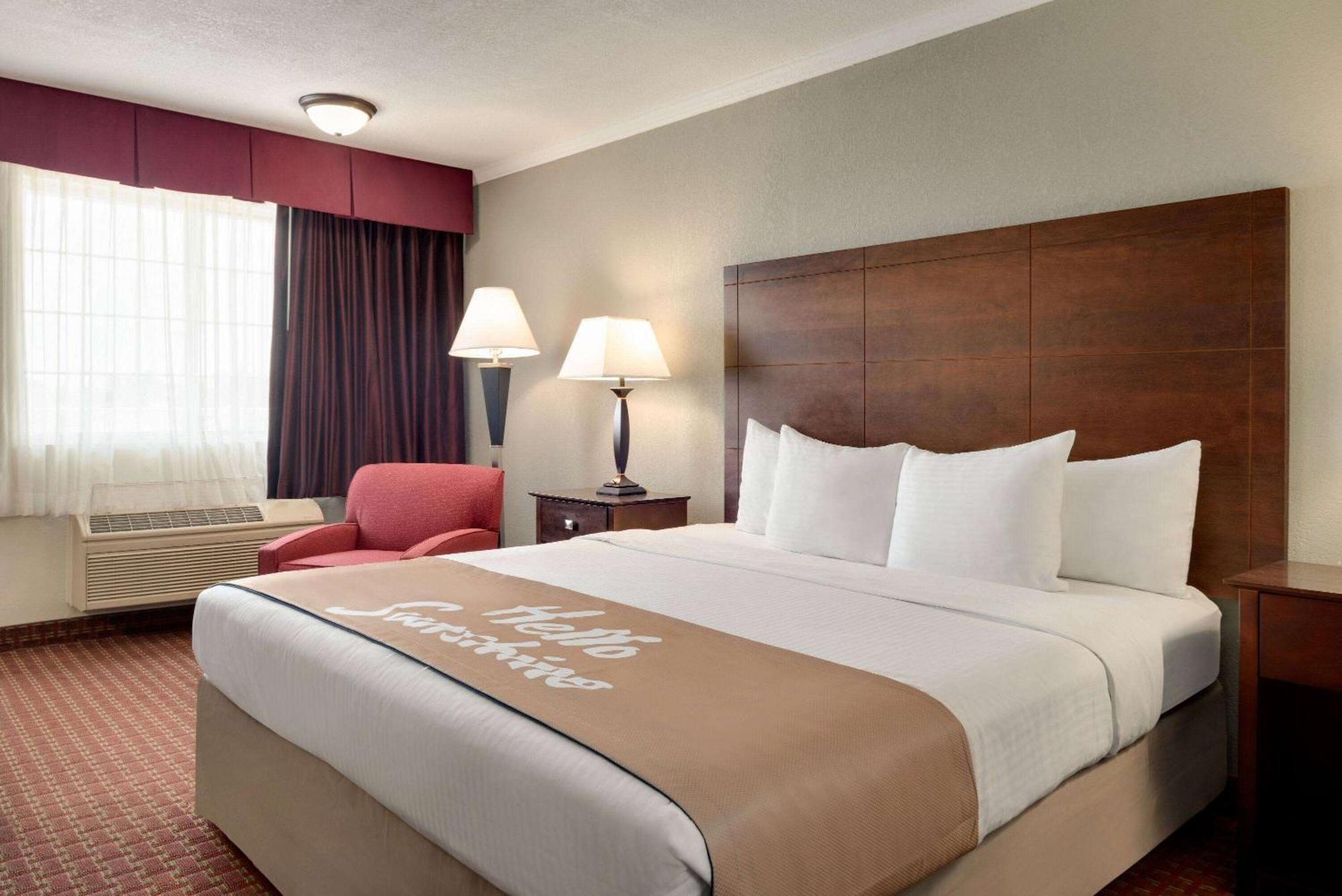 Days Inn By Wyndham Whitmore Lake Buitenkant foto