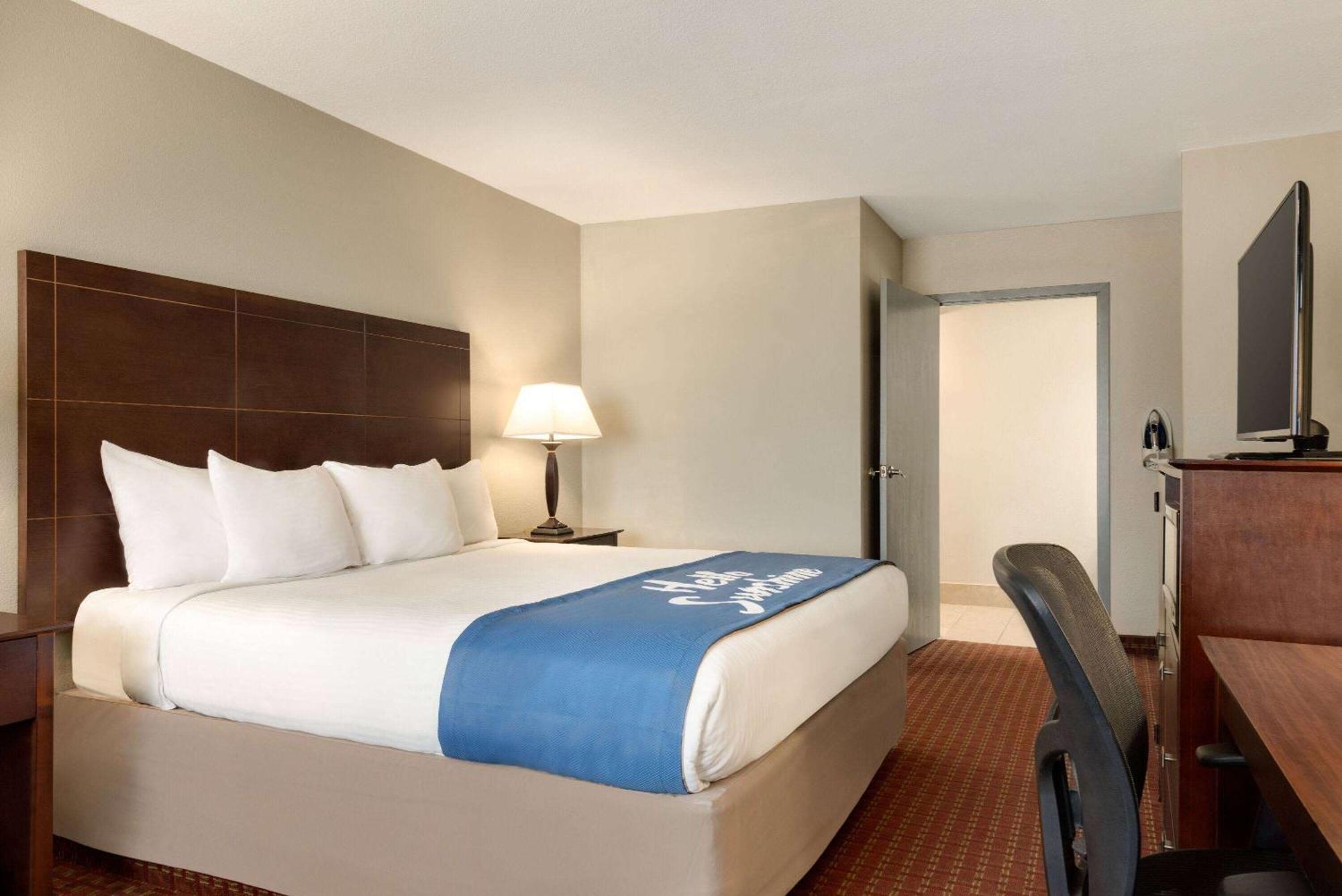 Days Inn By Wyndham Whitmore Lake Buitenkant foto